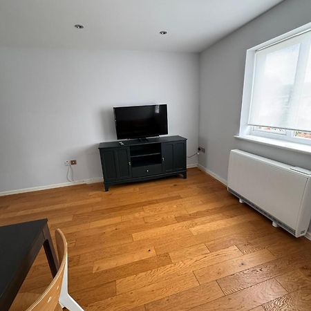2-Bedroom Flat Walking Distance To Excel London - Perfect Location! المظهر الخارجي الصورة